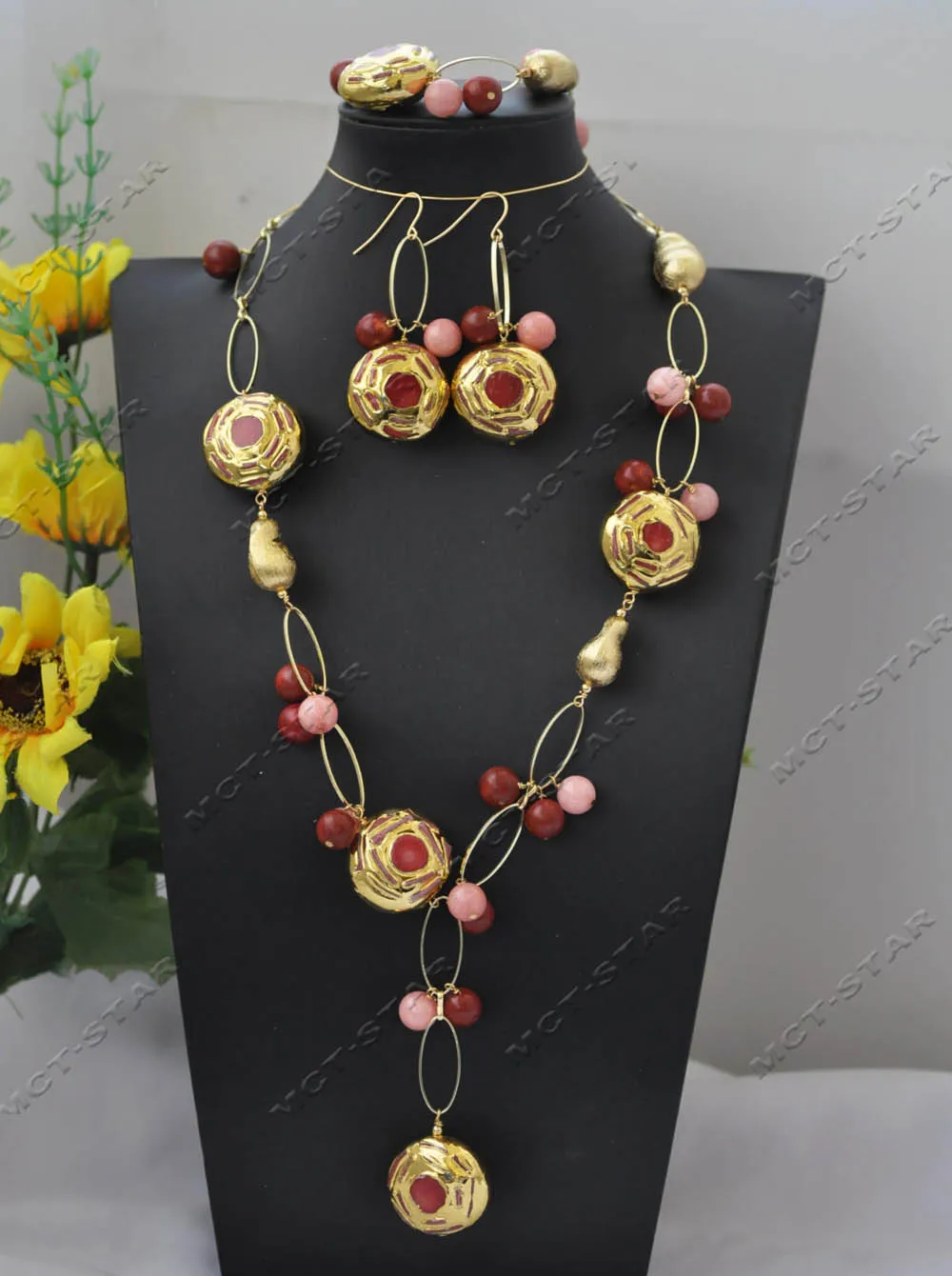 

Z13530 Set 23'' 28mm Red Coral Gold-Plated Egg Pink Jade Gourd Necklace Bracelet Earring Custom Jewelry