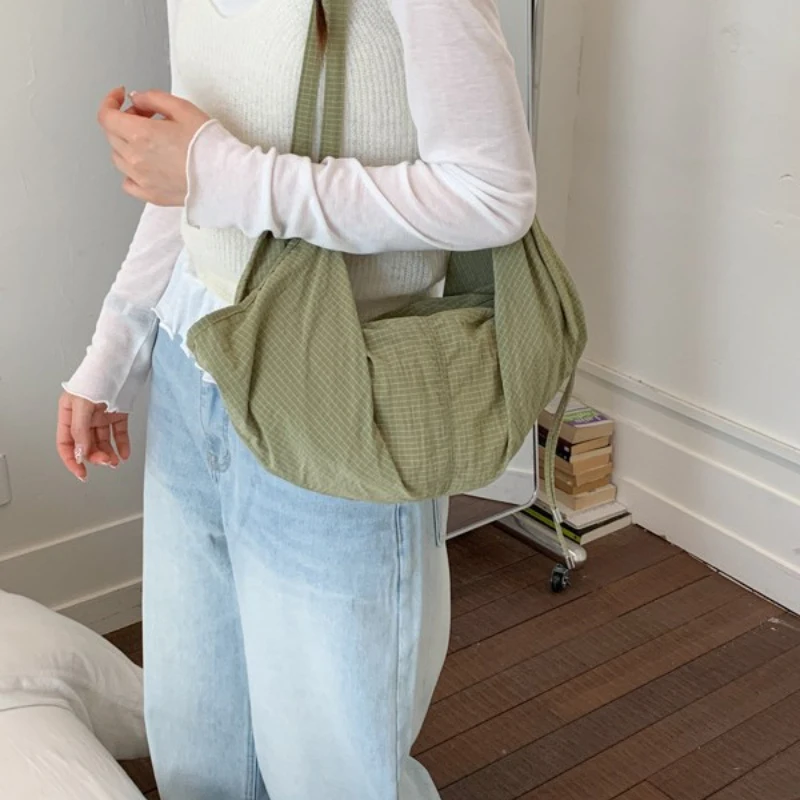 Hobos Halbmond-Dumpling-Form Umhängetasche, Koreanische Damen-Schultertasche, Japanische Minimalistische Casual Pendler-Reisetasche – Detail 20