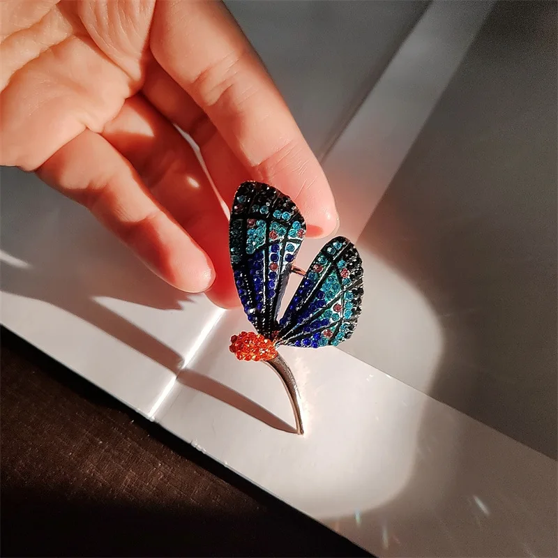 2025 New Blue Color Butterfly Alloy Brooch Personalized Fashion Temperament Women’s Clothing Corsage Pin Decoration