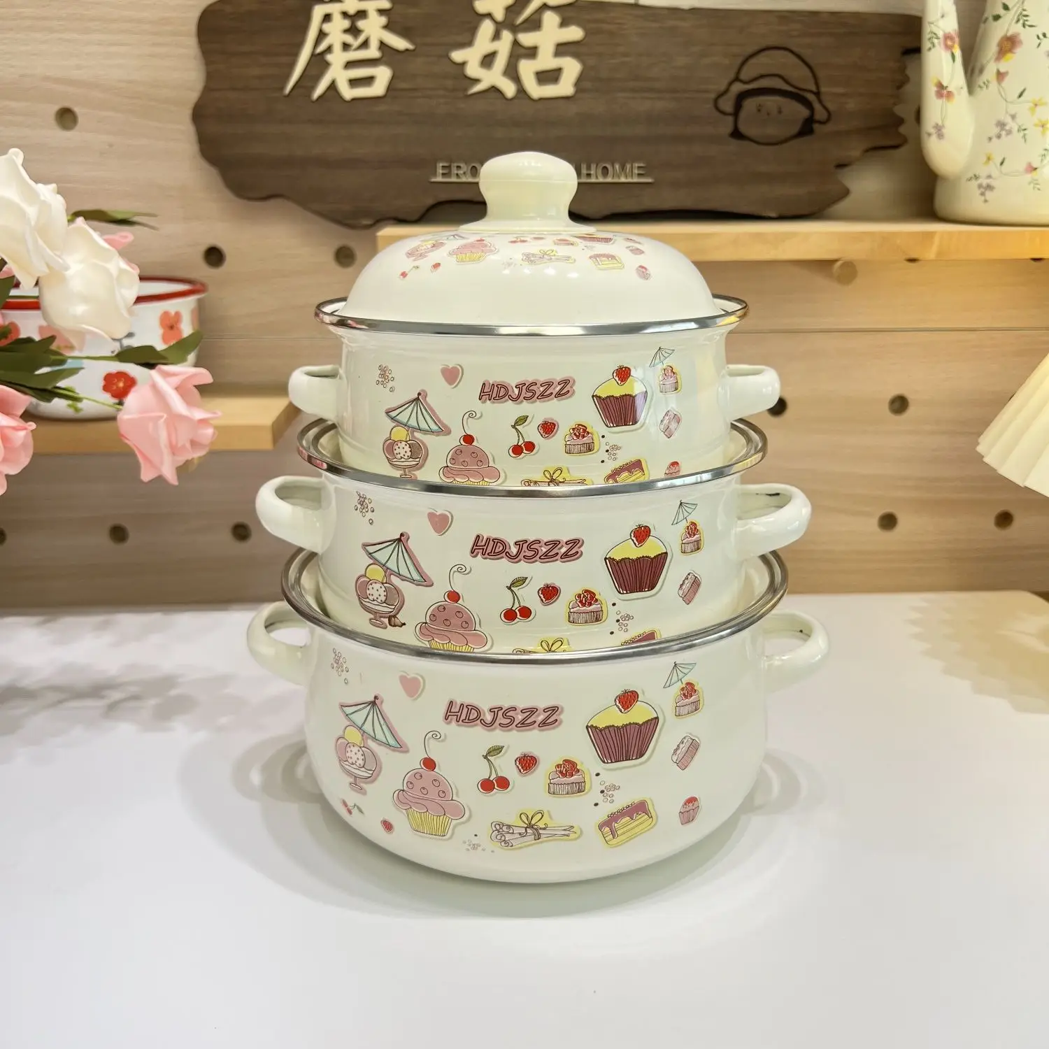 

Enameled Milk Pot Three-piece Set of Soup Pot to Cook Noodles Hot Milk Baby Supplement Bowl Kitchen Cookware Set