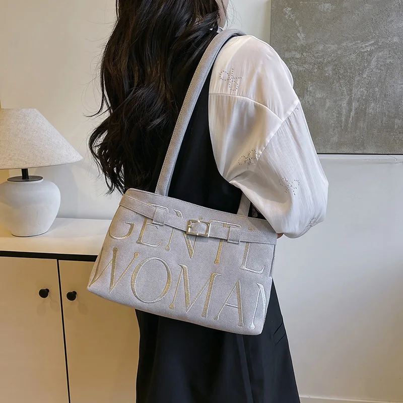

2025 New Women's Euro-American Summer Trend Tote Leather-Velvet Embroidered Shoulder Armpit Versatile