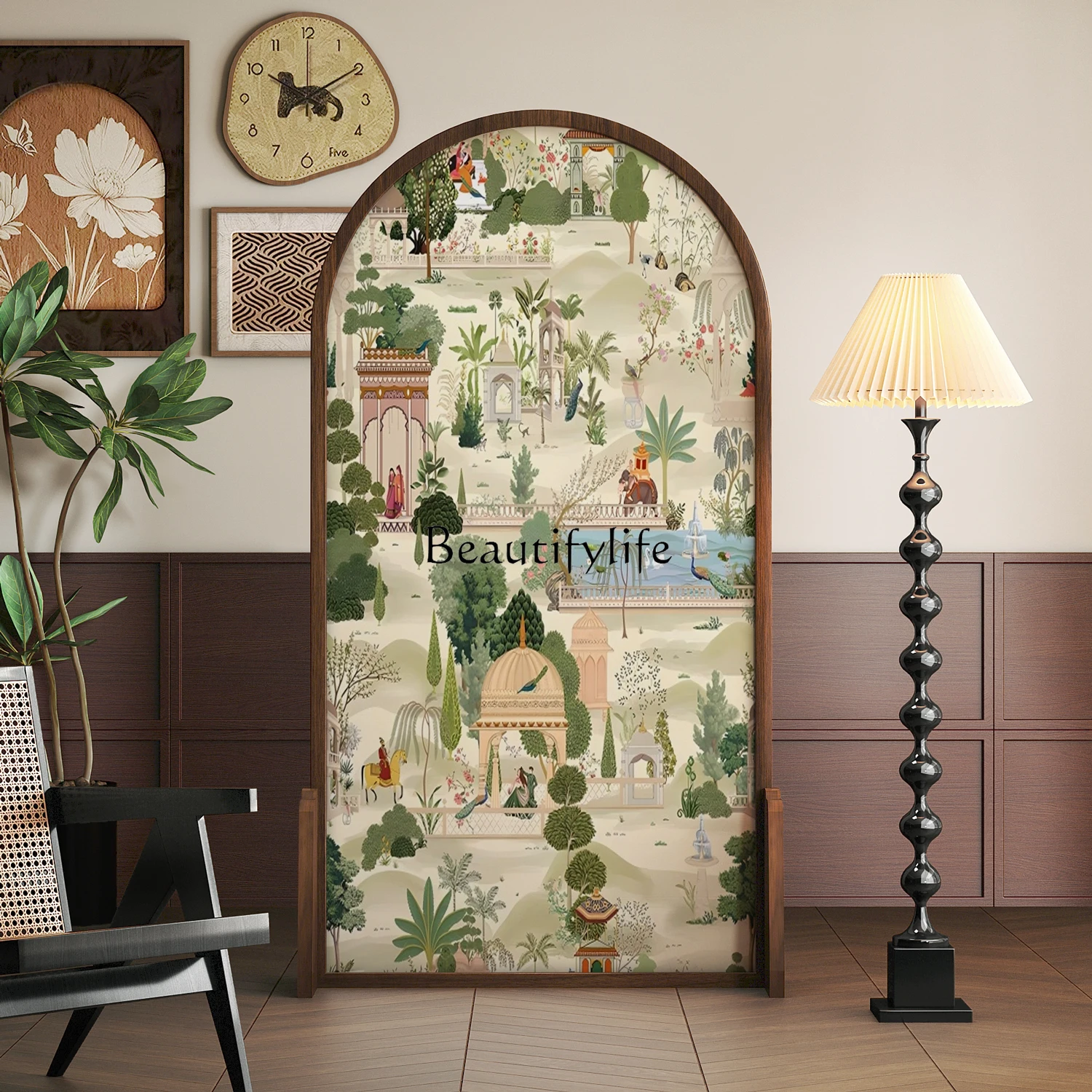 

French medieval artist uses tea room screen modern entrance partition