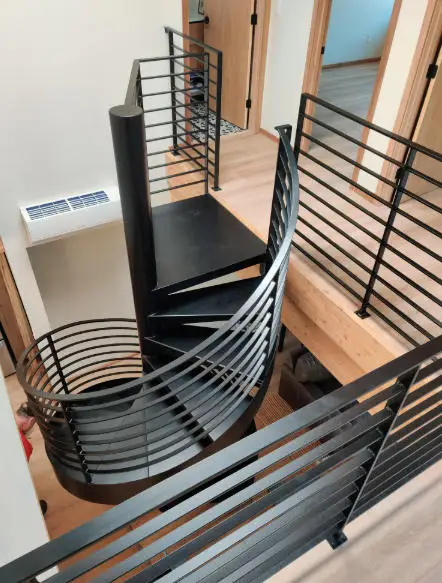 تخصيص درابزين الدرج نموذجي جديد - بسيط وأنيق، سهل التجميع، لون أسود