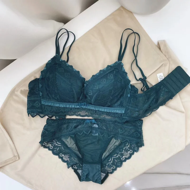 작은 가슴이 두꺼워지고 모여 여성의 마크리스 속옷 섹시한 레이스 아름다운 등이 강철 링 브라 없이 카스 부