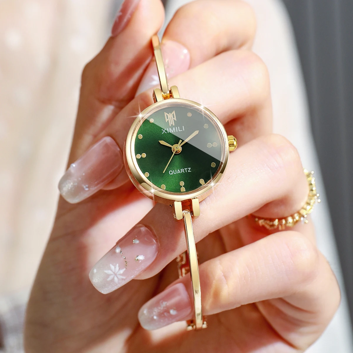 Fashion Women Watches Elegant Bracelet Bangle Strap Ladies Quartz Wristwatches Relogio Feminino Girls Clock Gift（Without Box） image 3
