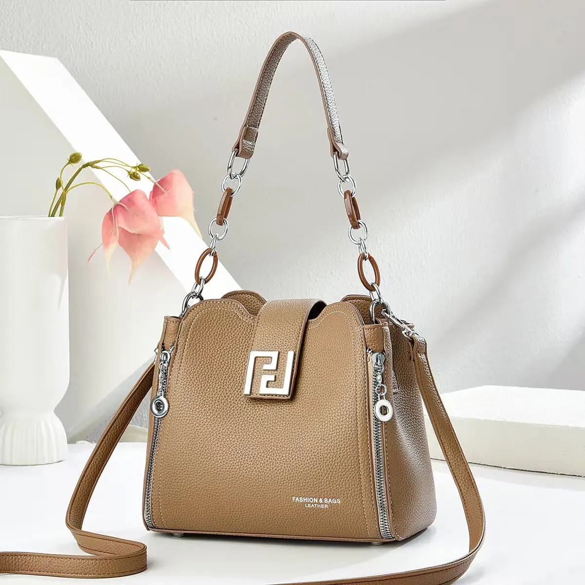 

Women's Structured Chic Tote - Elegant Shoulder, Handheld & Crossbody Bag