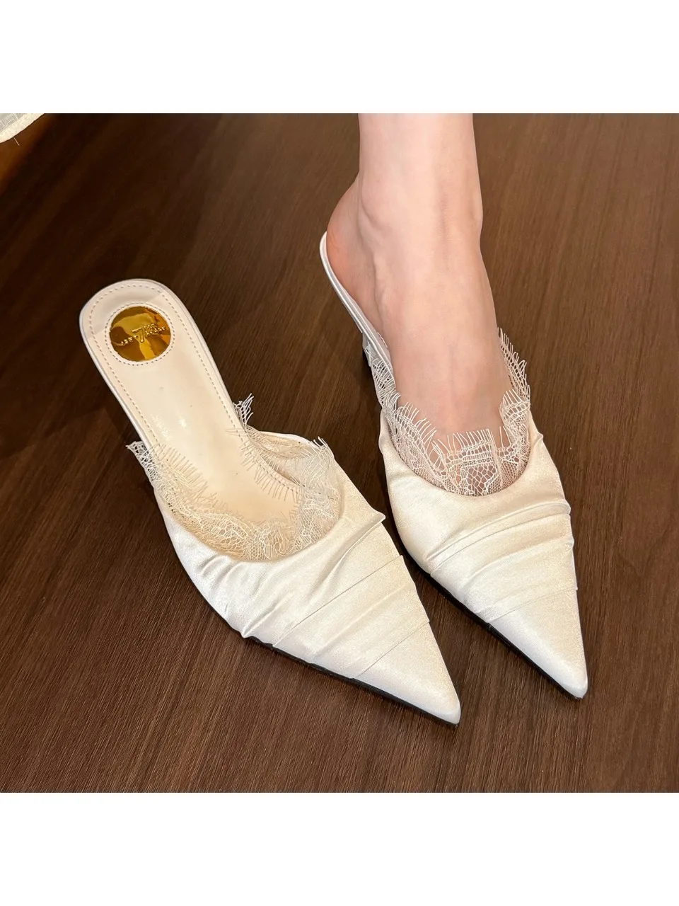 Nouvelles mules à talons aiguilles en dentelle blanche 2026 pour femmes, chaussures d'été à enfiler pour l'extérieur