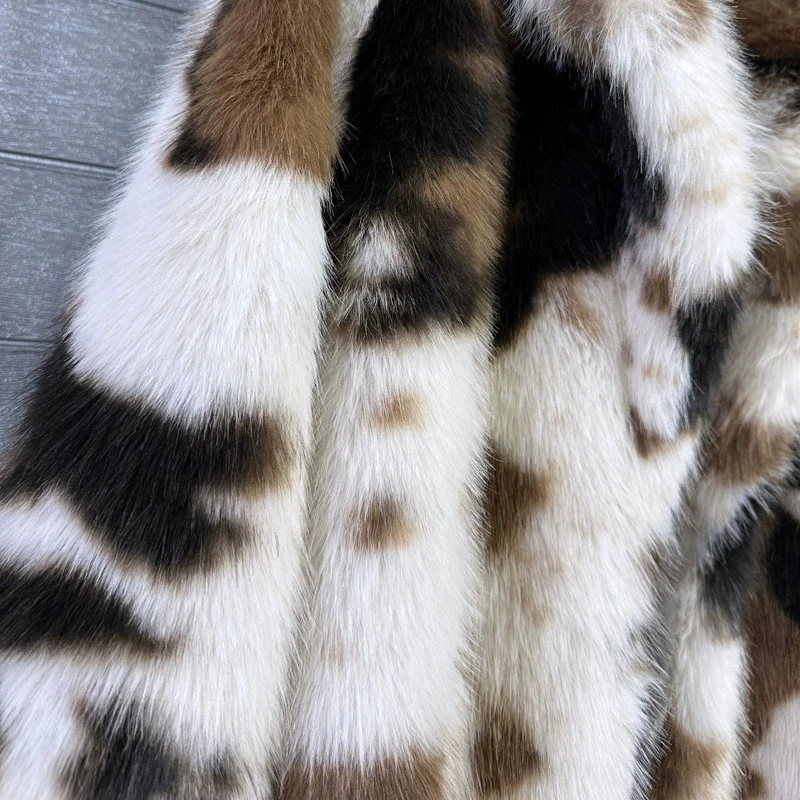 حجم كبير الخريف الشتاء فو الثعلب الفراء سترة موضة البقرة طباعة أفخم معطف الإناث الحب سترة فضفاضة طويلة فو الفراء معطف المرأة