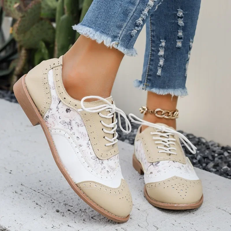 2024 Hot New Style Color Matching Shallow Mouth Women's Oxford Shoes Handmade Casual Lace Up Women's Hollow Tassel Flat Shoes