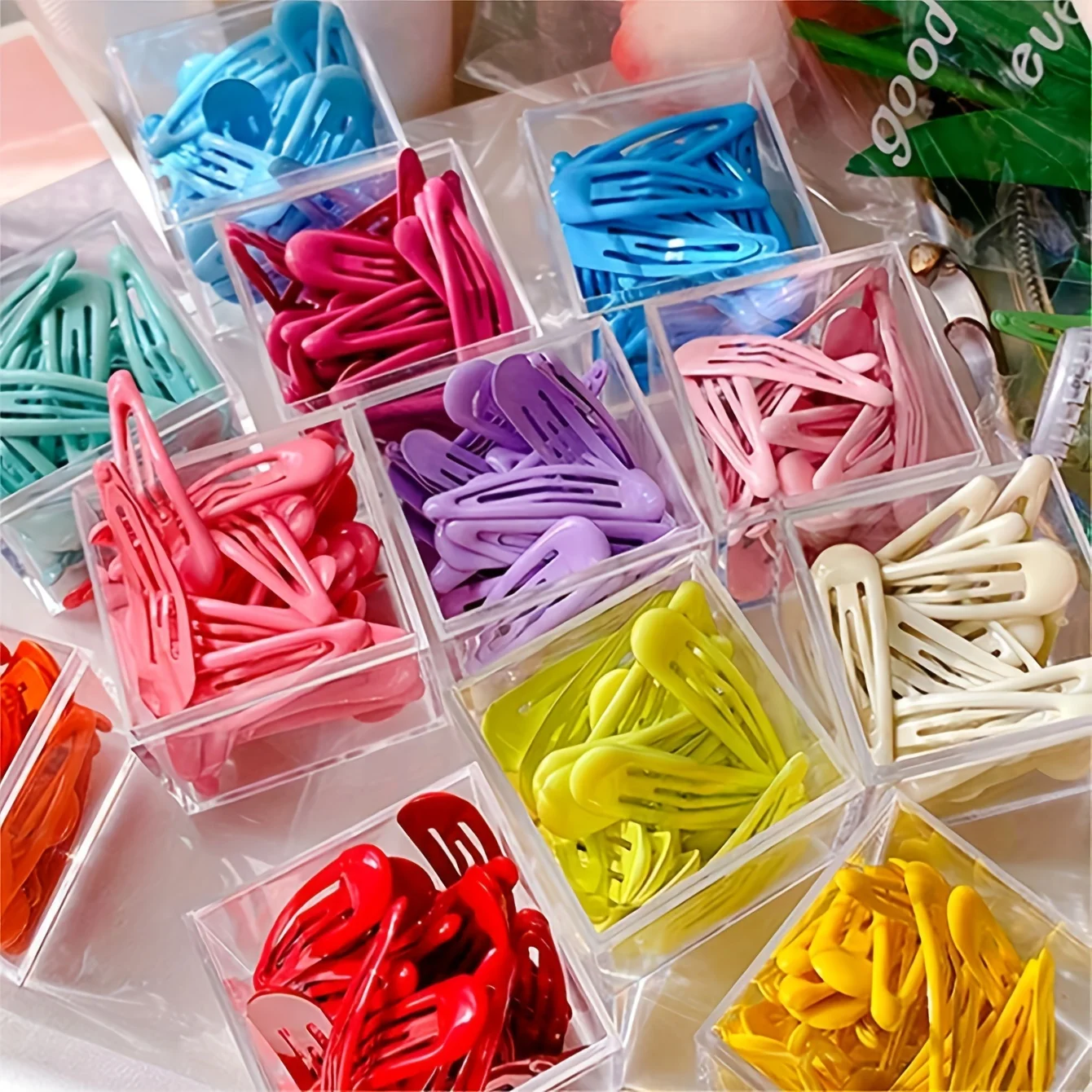 17pcs Ladies' Y2k Candy Colored Sweet 1.18inch Clips, Cool & Cute Heart & Oil Dripping Details