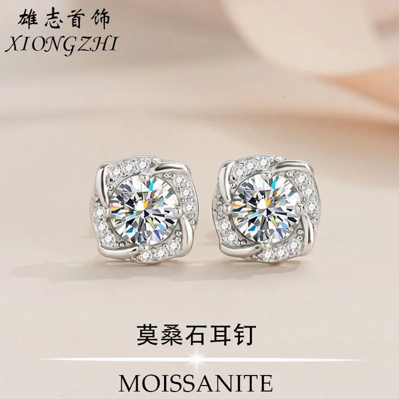 Platinum PT950 small windmill moissanite earrings for women 18K white gold fashion simple small fragrant four-leaf clover