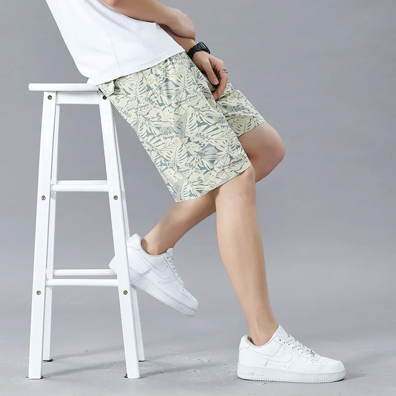 

Men's Beach Shorts Summer Loose Shorts Trendy and Fashionable Beach Home Printed Five Quarter Shorts Casual Mid Length Pants