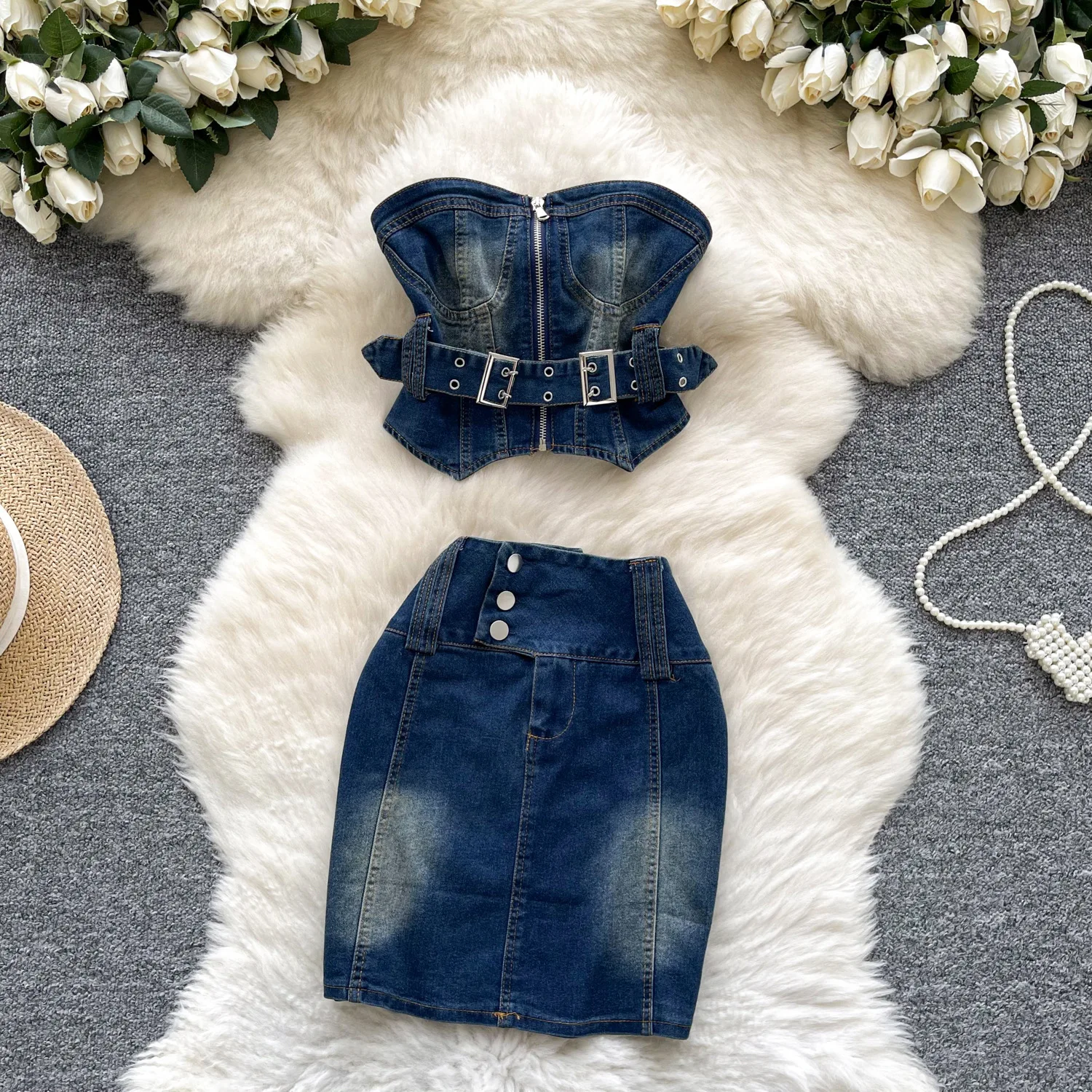 

American Retro Denim Two-piece Set. Ladies Summer New Models Match Belt To Strapless Vest + High Waist Wrap Hip Half Body Skirt