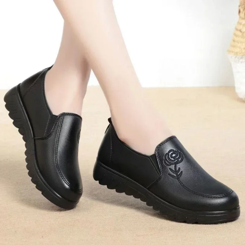 Women Loafers Black Leather Shoes Non-slip Women Vulcanized Shoes Soft Soles Work Shoes Comfortable Sneakers Zapatillas De Mujer