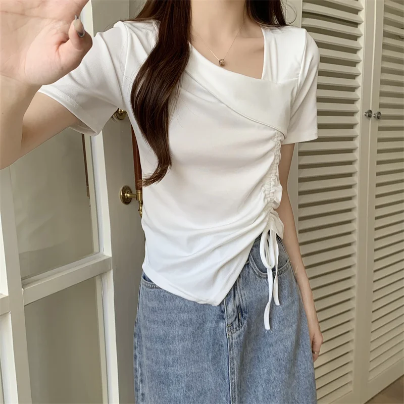 T-shirty damskie marszczenie projekt unikalne modne wszystkie mecze ukośny kołnierzyk Slim Fit słodkie seksowne dziewczyny na co dzień popularne Ins letnie topy