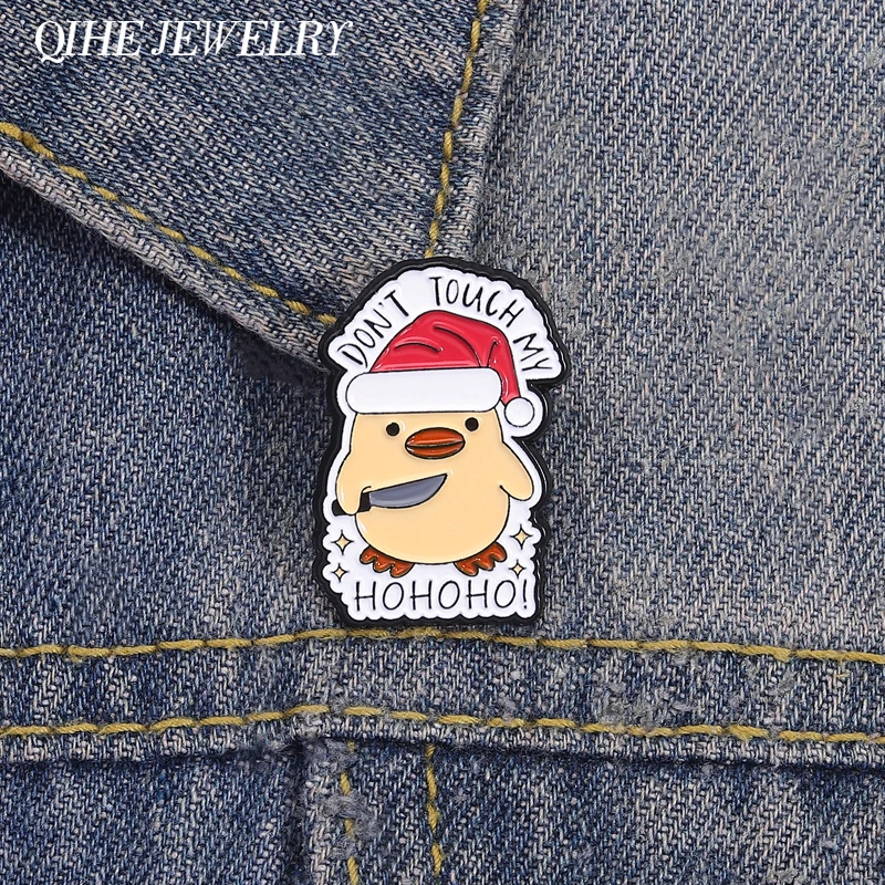 Weihnachten gelbe Ente mit Messer Brosche Emaille Pins berühren nicht mein Hohoho! Broschen Kleidung Revers Abzeichen Schmuck Geschenk für Freunde