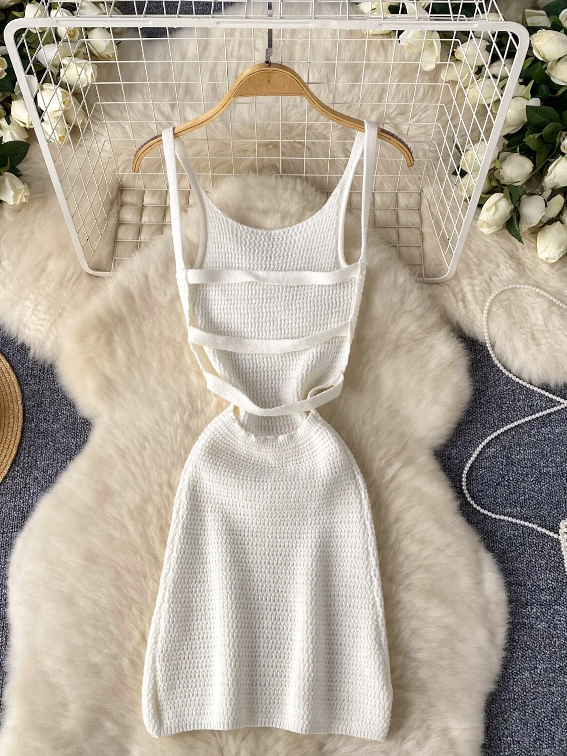 섹시한 홀터넥 백리스 드레스 여성 여름 패션 스파이시 숏 니트 스커트 슬리밍 바디콘 랩 스트랩 드레스