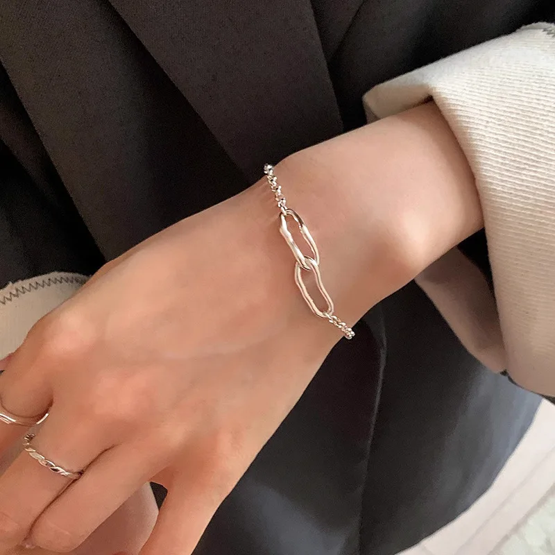 

Small fresh chain, simple bracelet, women's light luxury and versatile niche high-end jewelry, give girlfriends jewelry gifts