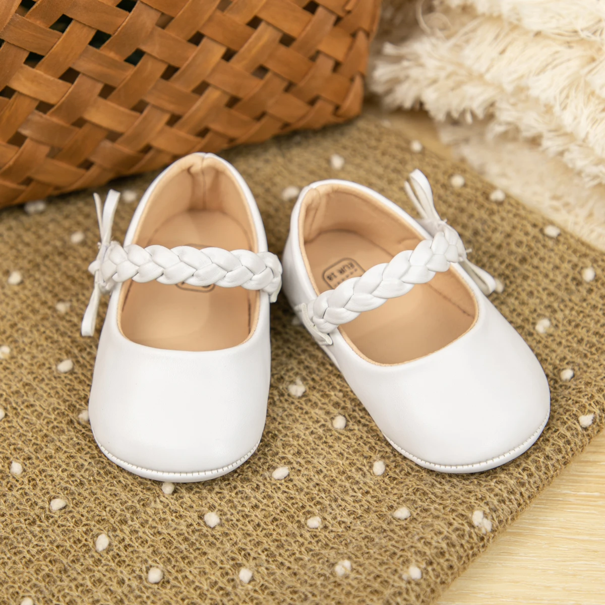 Baby's First Pair of Toddler Shoes Baby Girls Shoes Rubber material Breathable Non-slip Girls Fashion Shoes Princess Lace Style