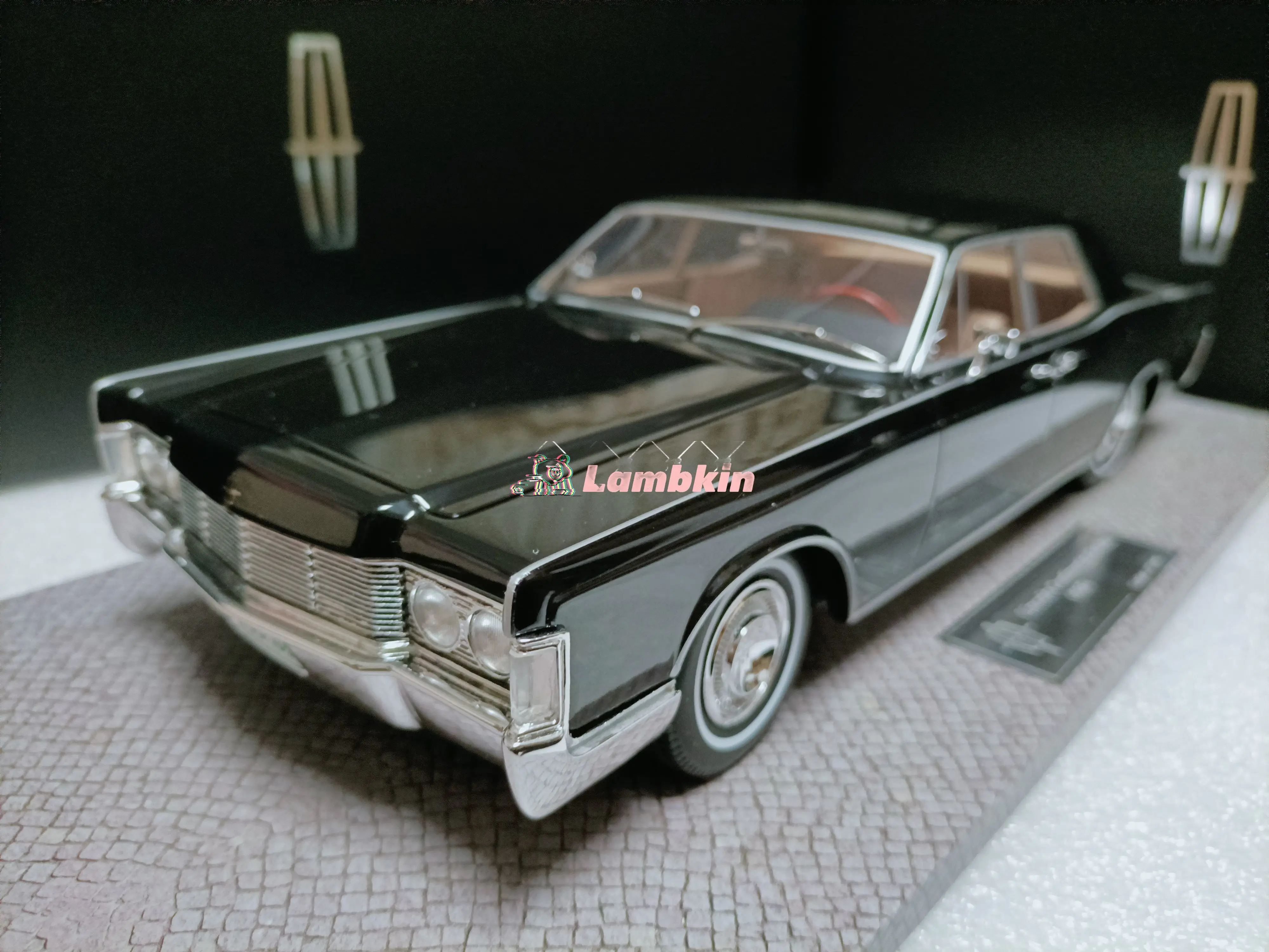 

AMC 1:18 For Lincoln Continental 4-Door Limousine Model Lincoln Continental 1968 Black Gift Classic Miniatures