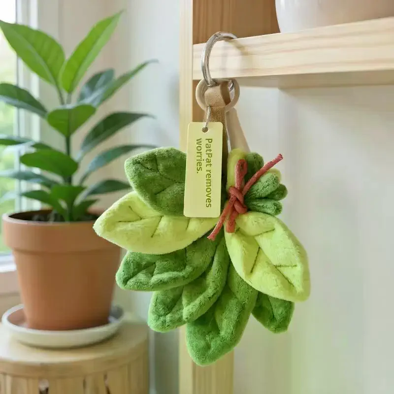 Ciondolo in peluche con foglia di pomelo da 1 pezzo per rimuovere lo sfortunato; Accessorio per la camera da letto di casa, portachiavi con motore, omaggio di compleanno