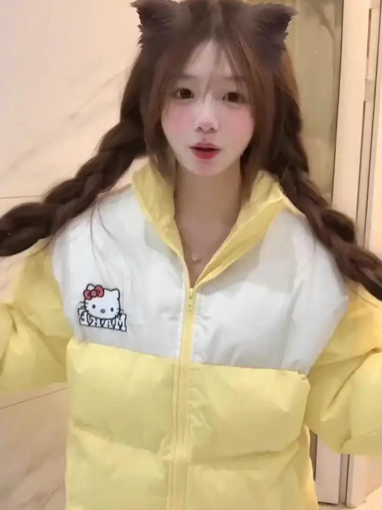 

Милое зимнее универсальное пальто из хлопка с вышивкой KT, воротником-стойкой и вставками, для невысоких, в студенческом стиле