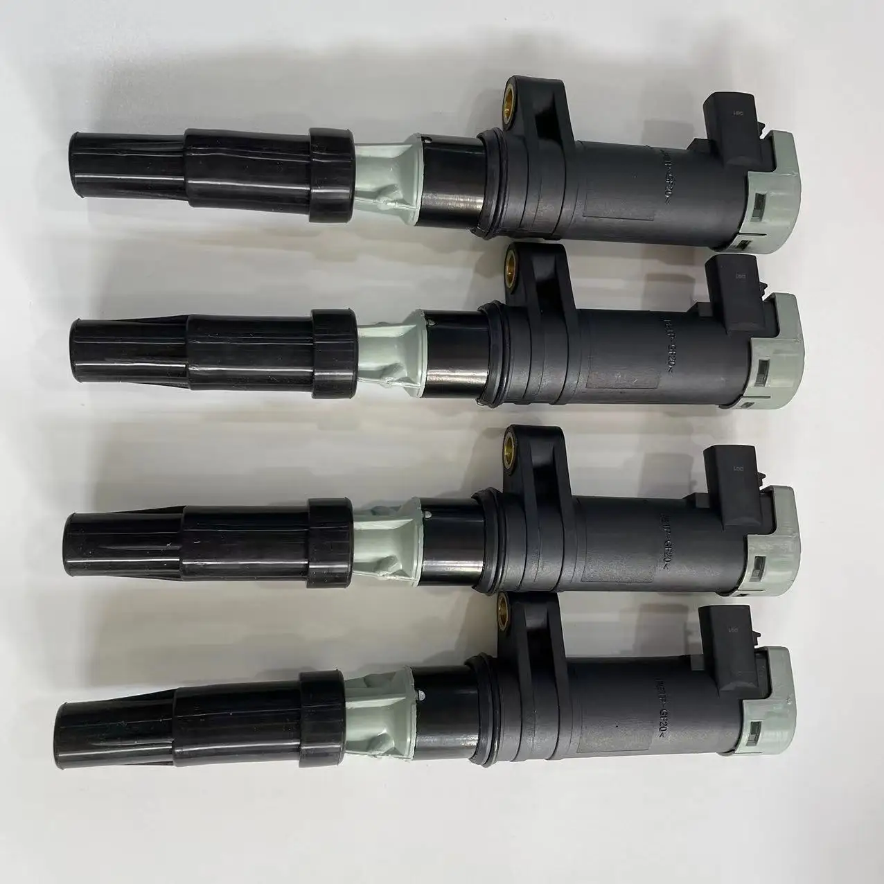 1 pieza/4 piezas 7700113357 Bobina de encendido para REN-AULT F4P F4R K4J K4M CLIO 7700107177 7700113357 8200154186