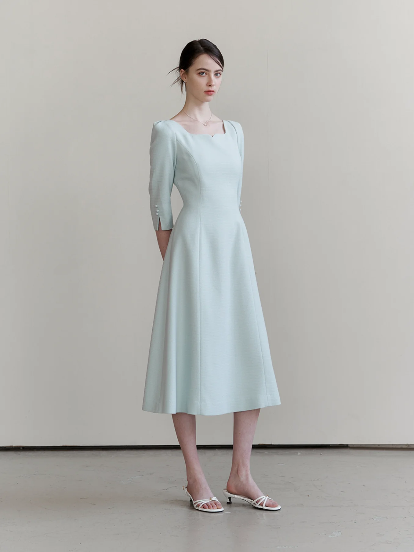 فستان أنيق بتصميم خط A مع ياقة مربعة وأكمام نصفية وتصميم خصر نحيف وطول طويل عصري، إصدار جديد للخريف للسيدات