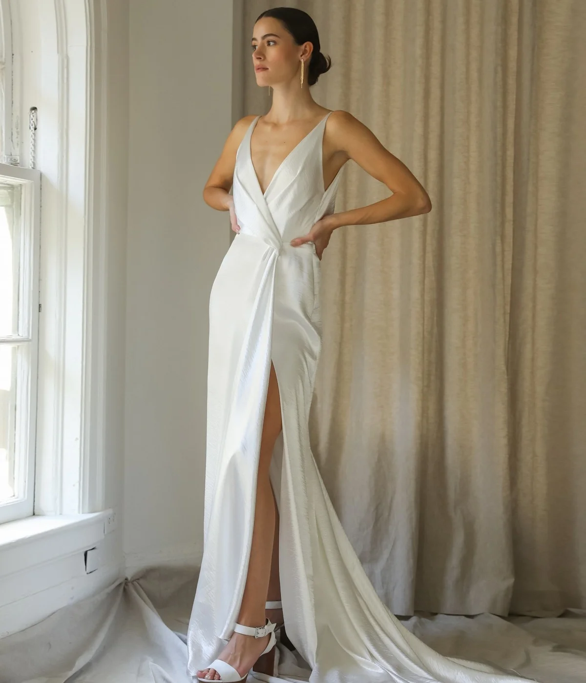 

KOYOUN Deep V Neck Sexy Wedding Dresses for Women Backless Mermaid Bride Dress with High Slit Belt Wedding Party Dress 2024