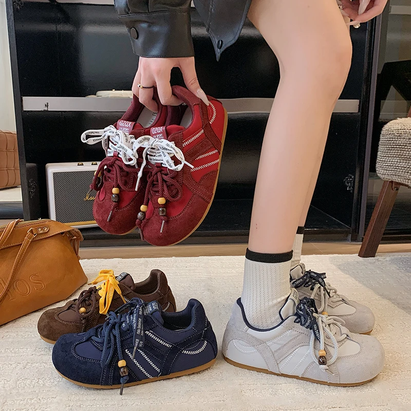 

Повседневная спортивная обувь в корейском стиле. Женская весенне-осенняя новая модная удобная немецкая тренировочная обувь небольшого дизайна с плоской подошвой.