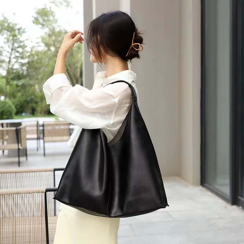 

2025 New Fashionable Minimalist Tote Bags, Simple And Casual, Versatile, Large Capacity Commuting Shoulder Bag For Women Trendy