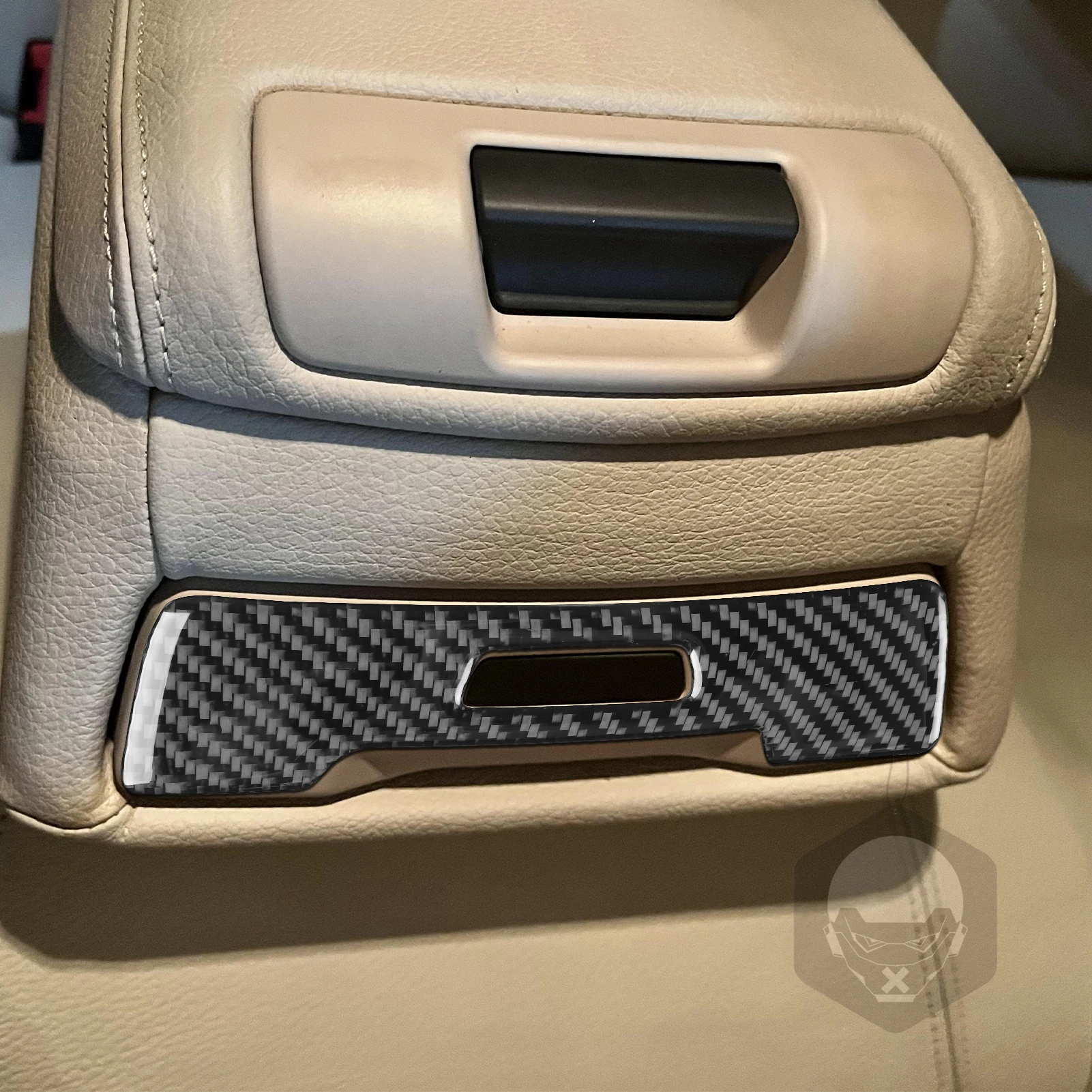 

Декоративная накладка на переключатель слива воды из карбона для BMW 7 серии F01 2009-2014, наклейки для интерьера автомобиля