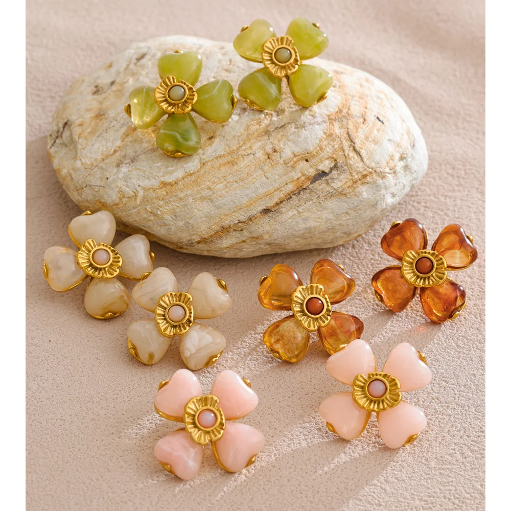 Women's Acrylic Flower Pendant Necklace & Ring Set