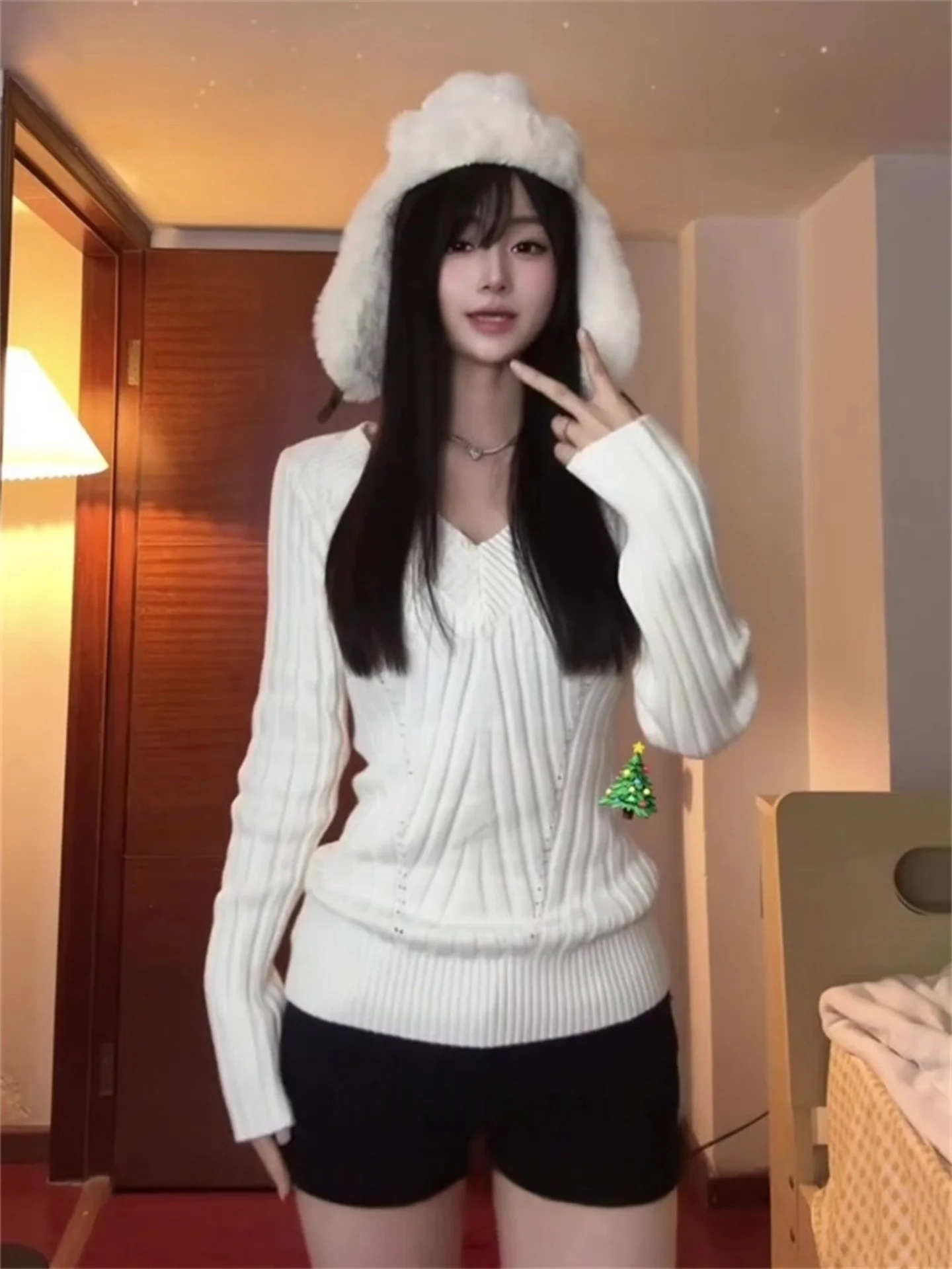 

White V-Ne Long Sve Knitted Sweater Women's Slim Fit Waist Cinched Base Layer irt Top for Autumn Winter