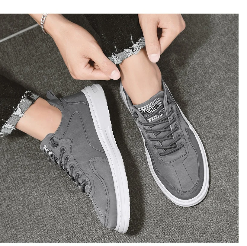 Sneakers for Men 2024 New Spring Vlucanize Shoes Classic Boys Platform Ice Silk Canvas Shoes Versatile Soft Bottom Sports Shoes