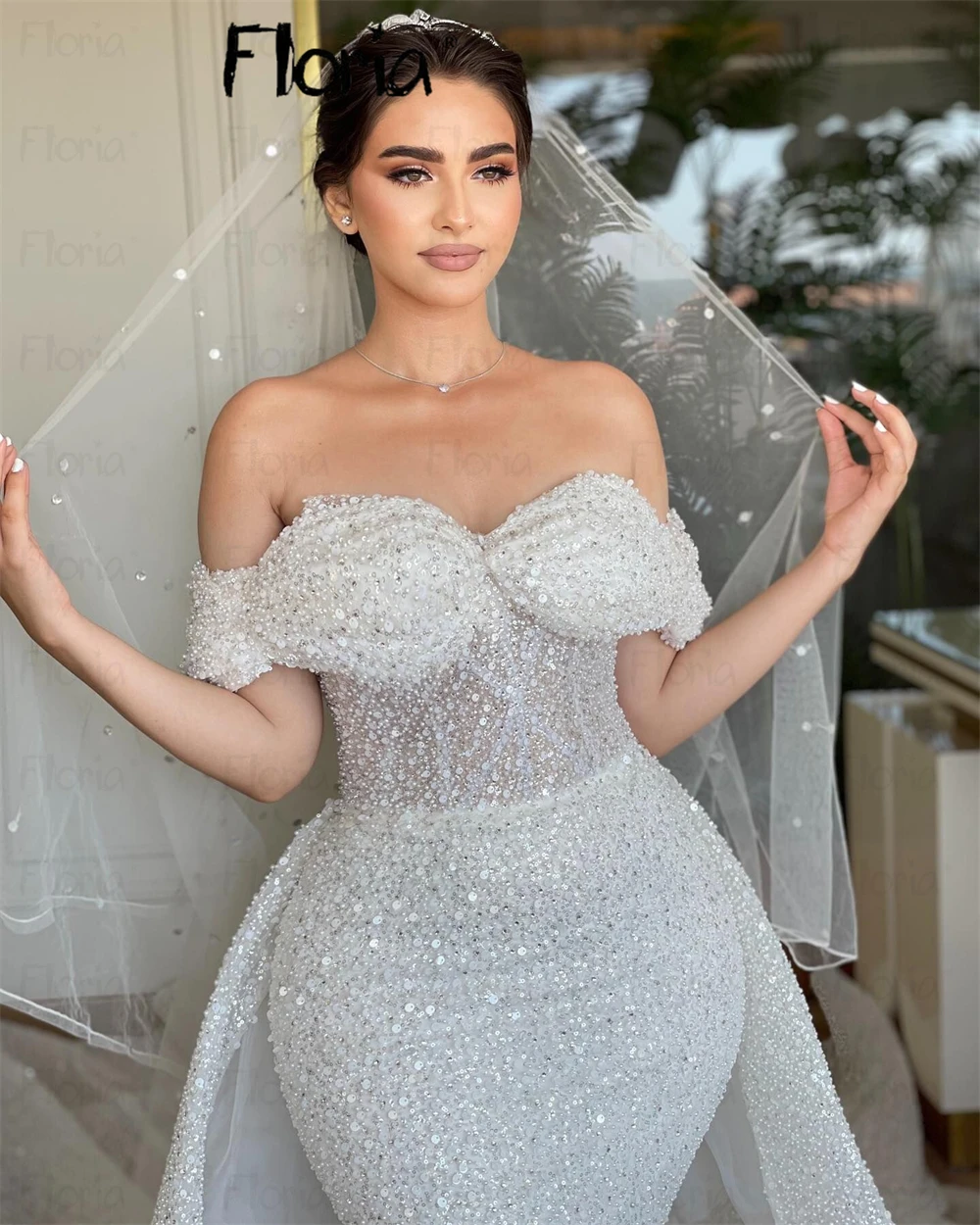 Abito da sposa bianco con spalle scoperte chic ed elegante Treno staccabile personalizzato Slash Abiti da sposa arabi сudenдебное пла coi