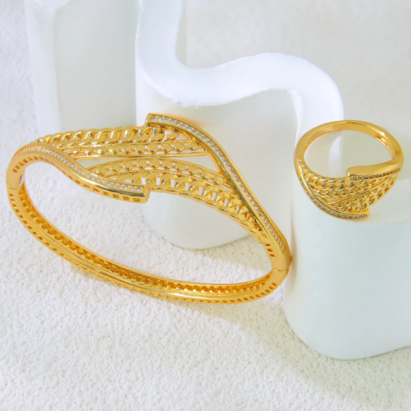 Italienisches Mode-Zirkonia-Schmuckset, 21k vergoldet, arabisches geometrisches Design, unregelmäßig geöffnete Armreifen, Ring, Habesha Vintage-Schmuck – Detail 9