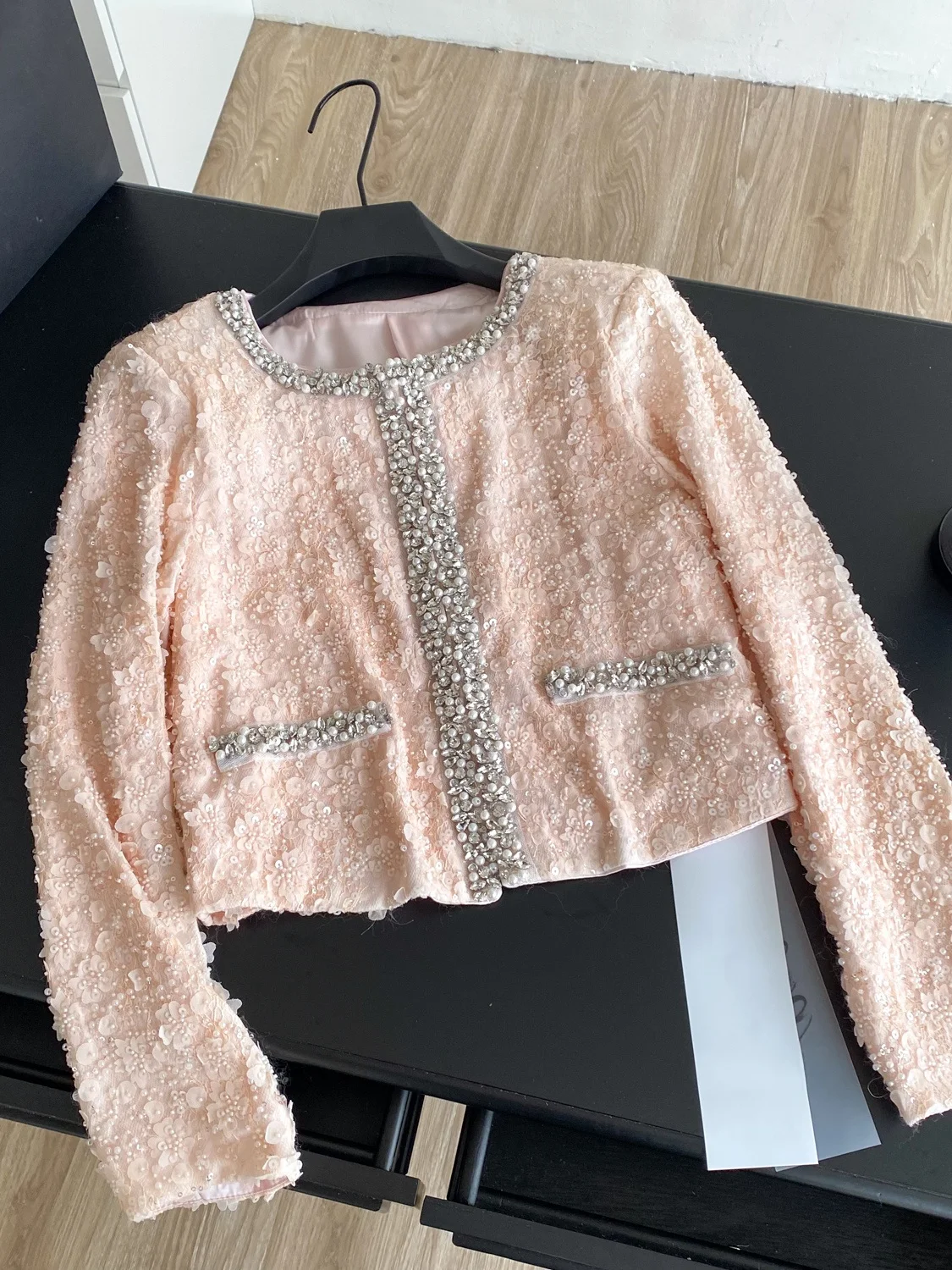 Elegant Short round Neck Jacket Women's Fashionable Heavy Embellishment Pearl Spring 2026 Luxury Minimalist Workwear Style