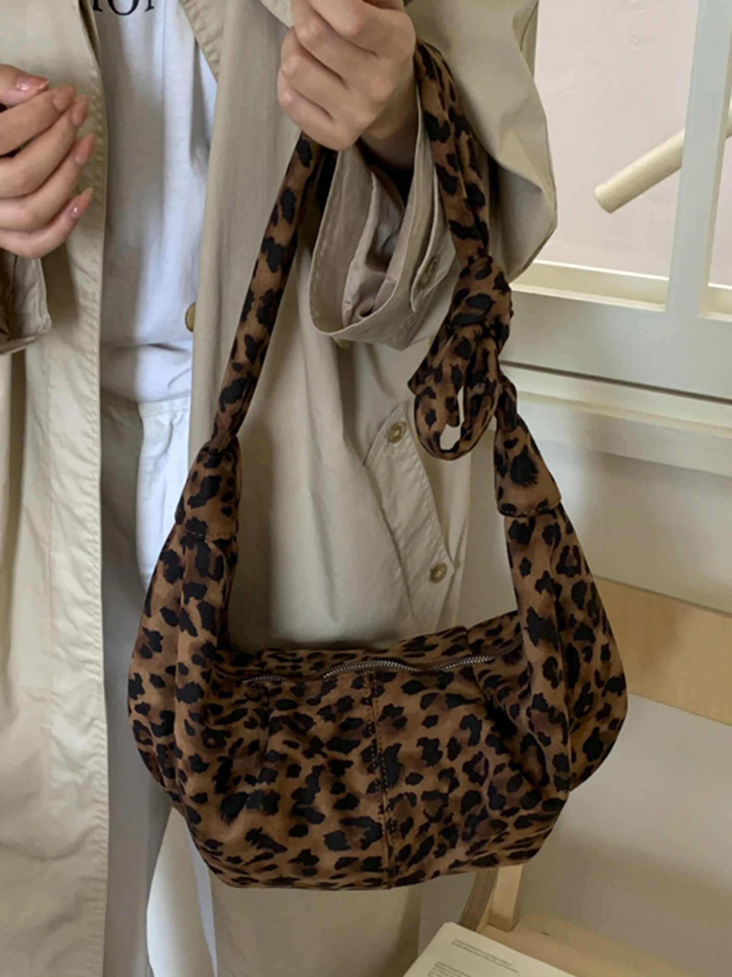 فو الجلد المدبوغ ليوبارد حقيبة للنساء خريف شتاء جديد الكورية نمط سستة سعة كبيرة حقائب كروسبودي خمر المتخصصة حقيبة تحت الإبط