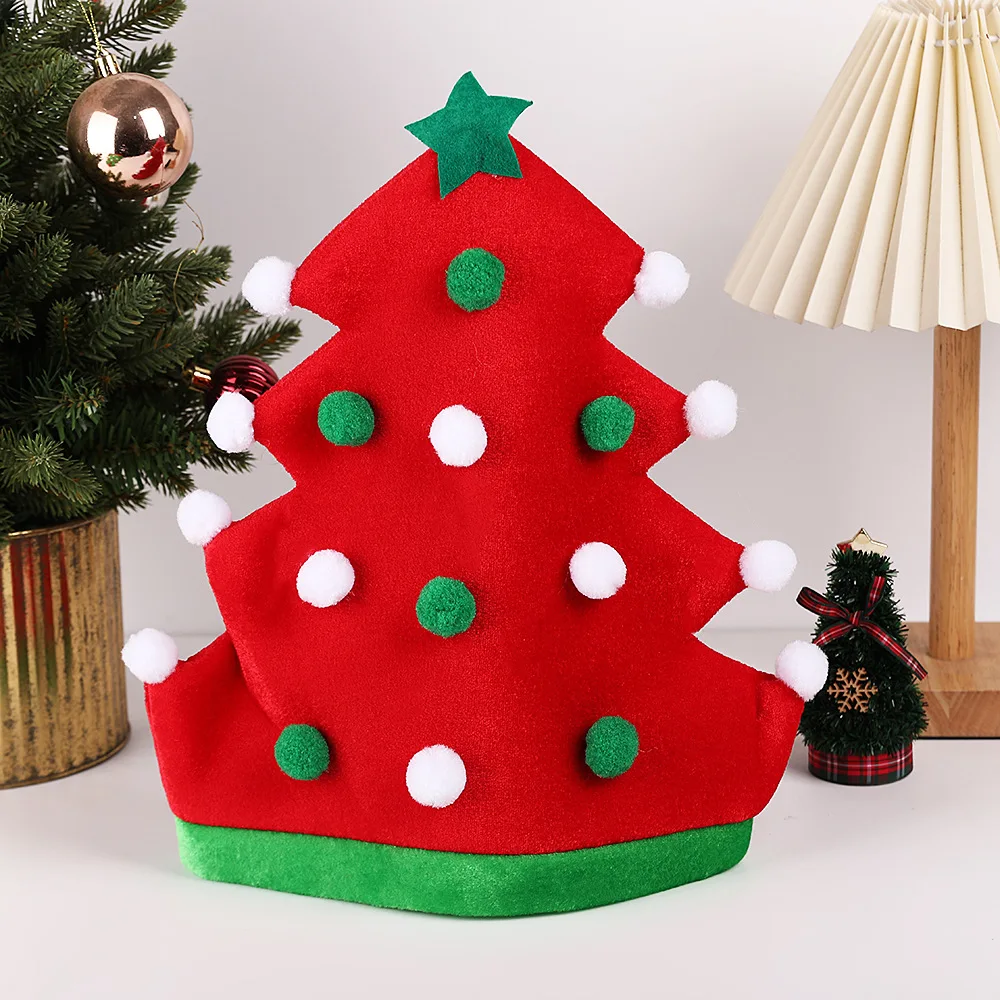 Groene kerstboom, kerstmuts, boomhoed, kerstelfhoed, podiumdecoratie, kerstdecoratie, kerstaccessoires.