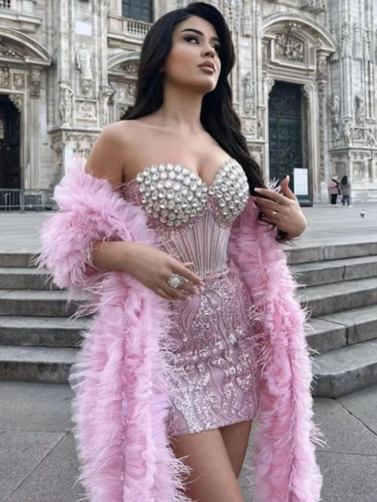 High Quality 2023 New Fashion Pink Color Women Sexy Strapless Crystal Bodycon Mini Dress Tippet Feathers Evening Party Dress