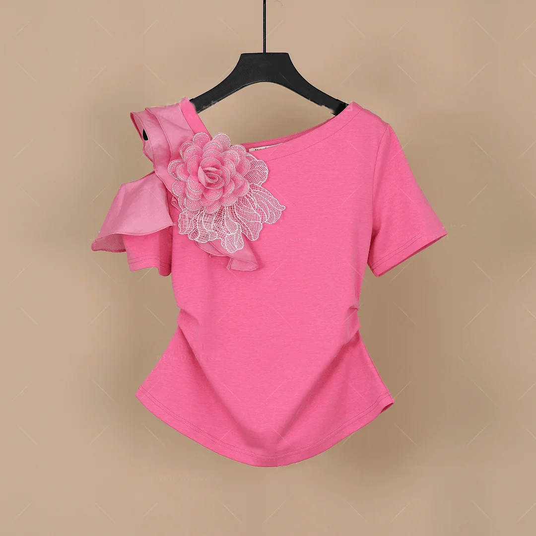 

Three-dimensional rose irregular diagonal collar T-shirt female 2024 summer new fashion waist hem fold slim Joker top.