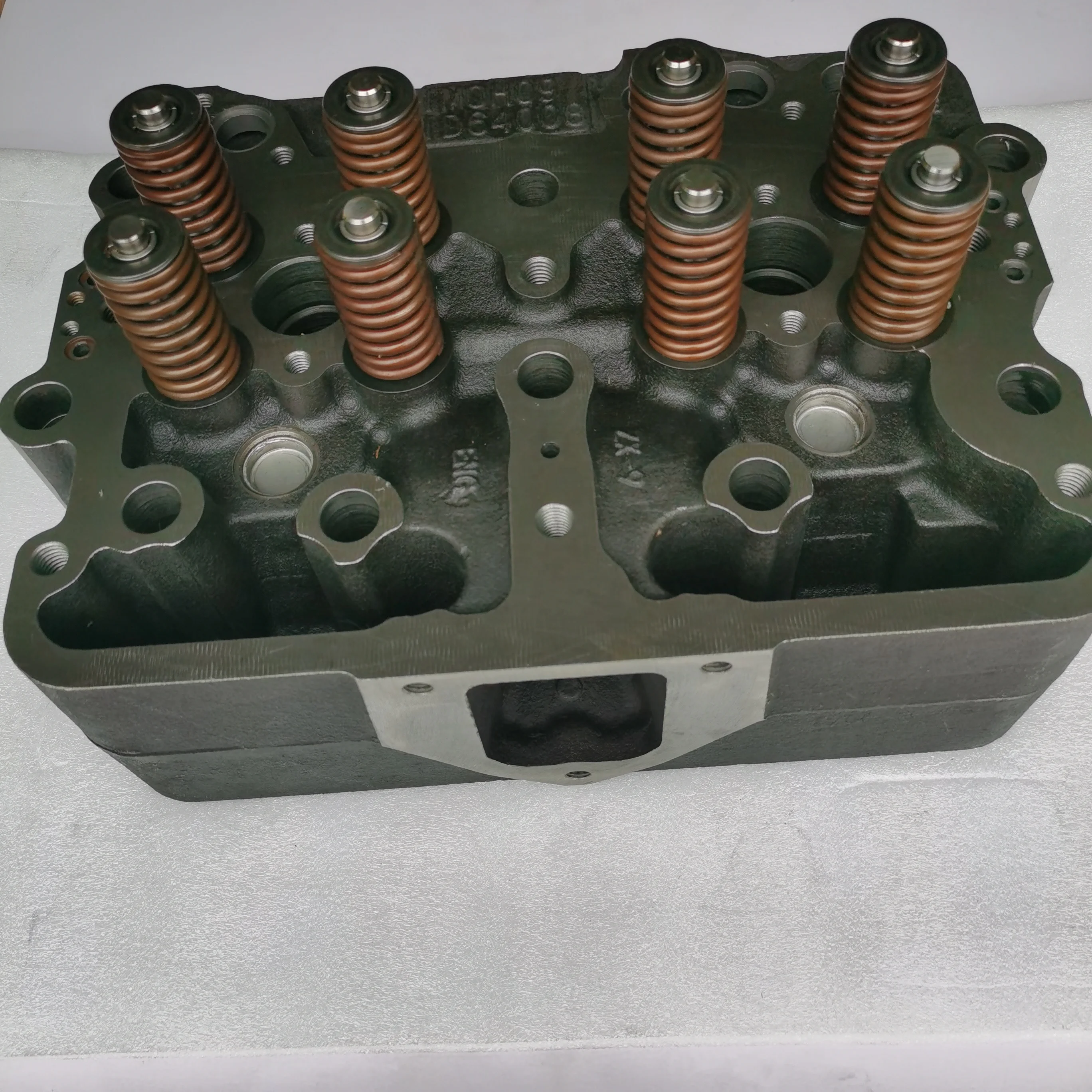 NT855-C280 Engine cylinder head 4915442 3041993 3008089 3024375 3041993 3418678 3418529