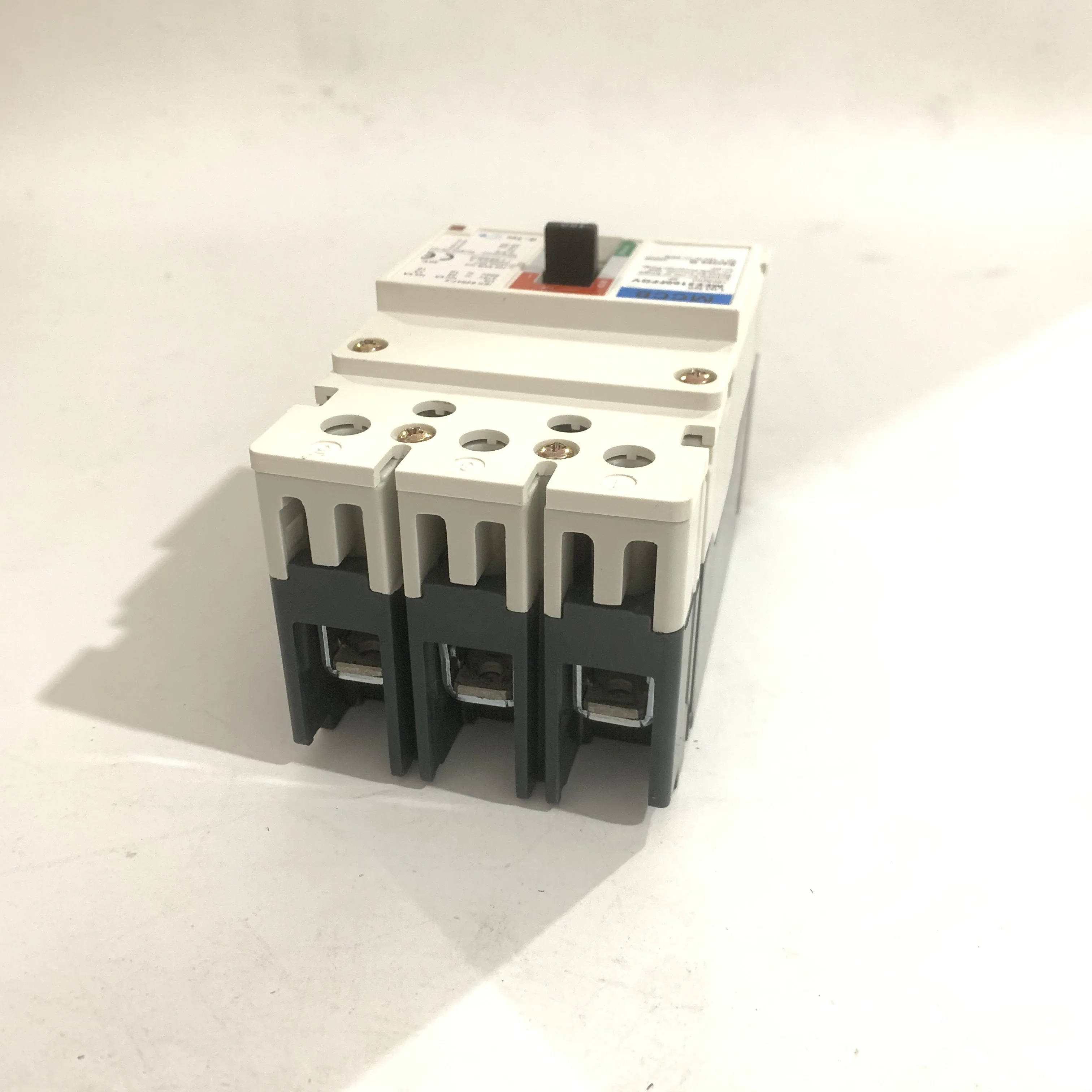 G Series ME M MCCB 3P 63-125A PV Solar Cabinet Overload Distribution Box