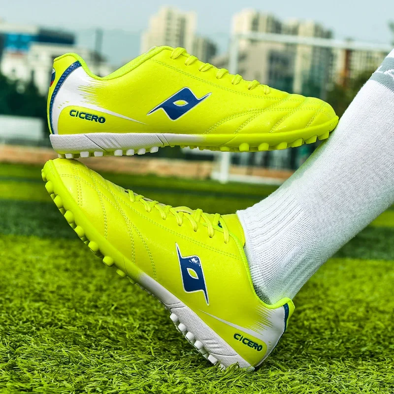 

Unisex Professional Football Shoes Ultralight Men's Sneakers Soccer Shoes Turf Indoor Soccer Shoes Training Match Sport Cleats