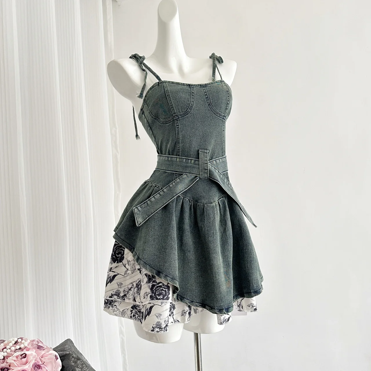 

Qiukichonson Denim Mini Dress Women Summer Spaghetti Strap Dress Teen Girls' Vintage Patchwork Ruffles Lace-Up Jean Dress Short