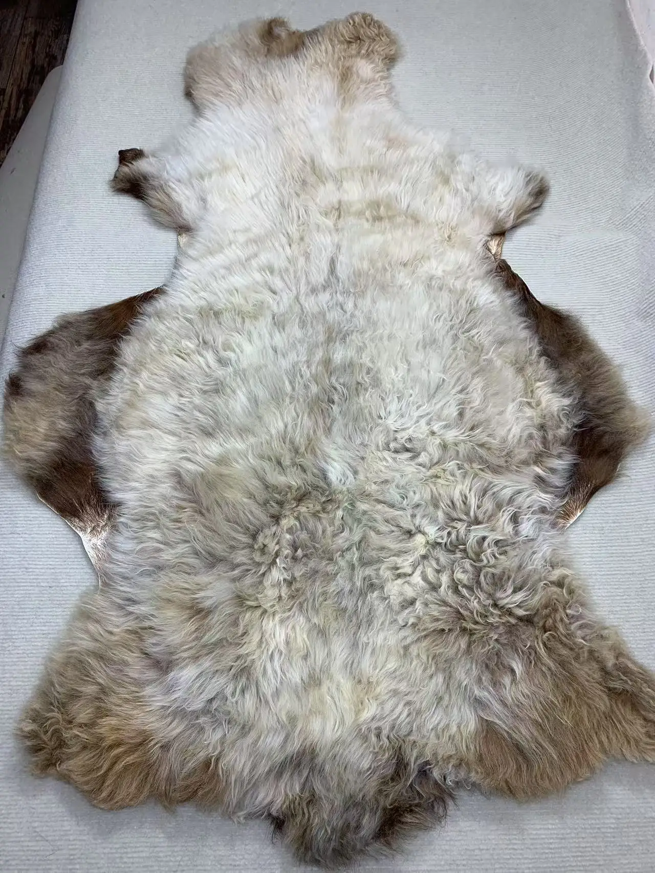 Natural Fluffy Sheep Fur Fabric, Whole ShFluffy Sheep Fur Fabric, Whole Sheep Fur Pure Wool Blanket Carpet, Colorful Bedside Rug