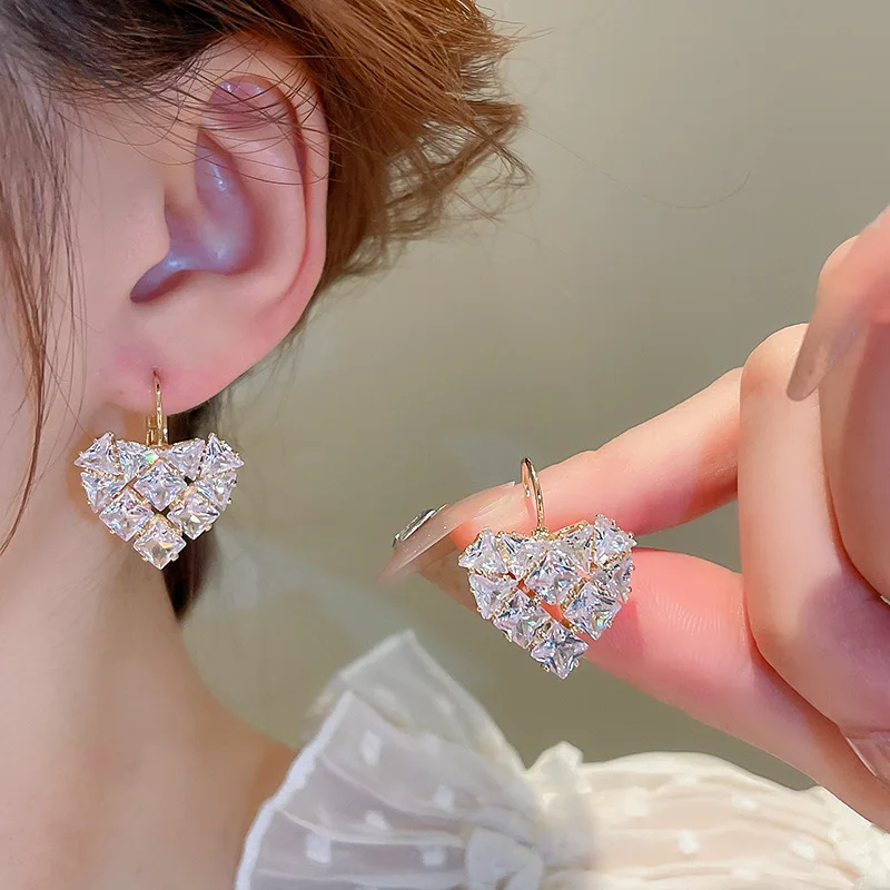 Light luxury zircon love ear buckle earrings, fashionable and exquisite super flash temperament niche high-end earrings
