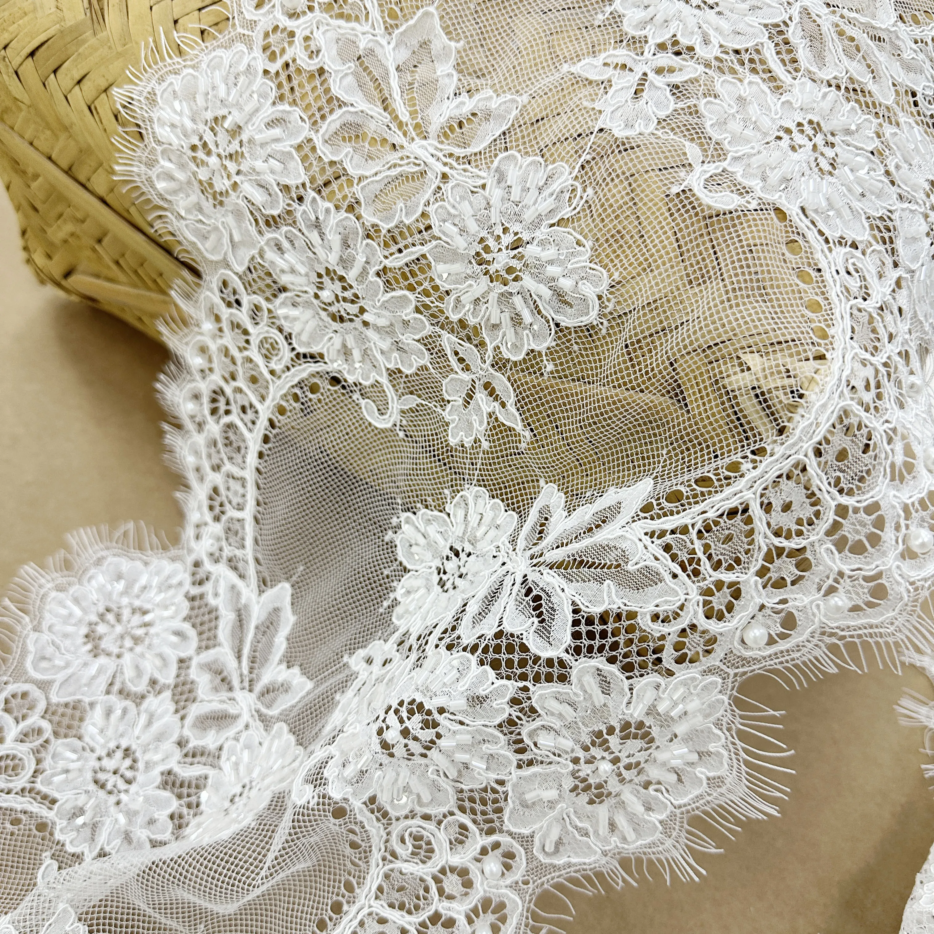 3 Meter Handgefertigte Alençon-Spitzenborte, Brautschleier-Bänder für Hochzeitsgürtel, Stirnband-Schmuck Kostüm-Design – Detail 4