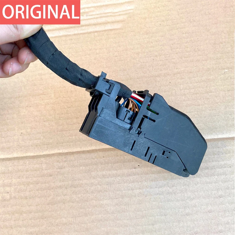 Original ABS Pump Connector Plug for Mercedes Benz for Ford Ecosport Engine ABS Pump Computer Plug